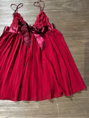 Victoria's Secret Red Lace & Satin Babydoll Chemise thumbnail 3