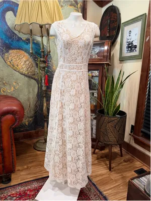 White Lace Overlay Maxi Dress V-Neck Nude Lining Resort Vacation Formal Boho M thumbnail 3
