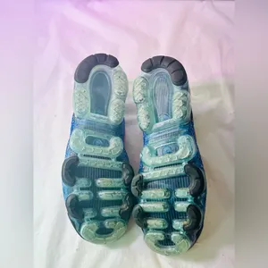 Nike Flyknit VaporMax 3 in Blue with Coral Swoosh thumbnail 9