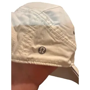 Lululemon Race To Place Run Hat White Lightweight Running Gym Workout‎ Sporty thumbnail 3