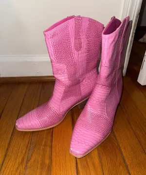 Pink Croc thumbnail 1