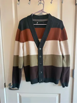 Striped V thumbnail 2