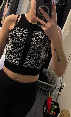 Charlotte Russe Cropped Tank thumbnail 3