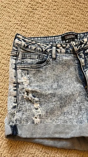 Forever 21 Jean shorts thumbnail 6