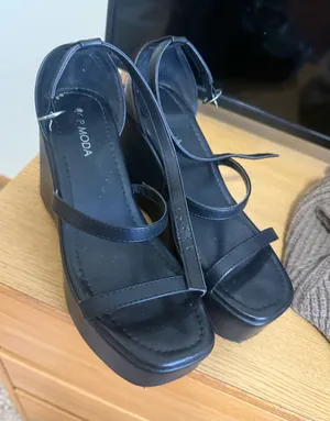 Black Wedges Size 7.5 thumbnail 1
