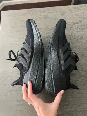 Women’s Adidas Ultraboost 22 thumbnail 6