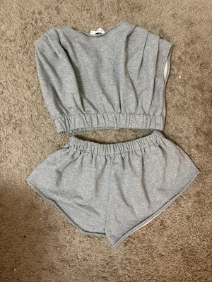Cropped Sweatshirt And Shorts Set Size L thumbnail 2