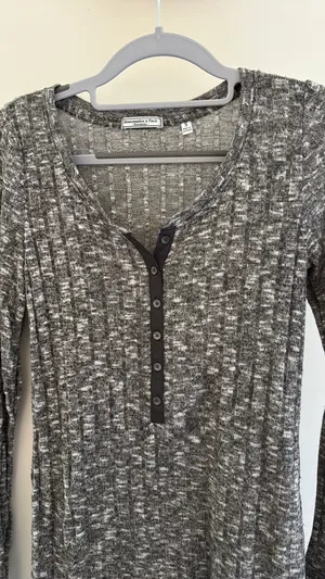 Abercrombie Grey Long Sleeve Top thumbnail 2