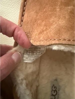 UGG Men’s Loafers thumbnail 4