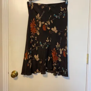Old Navy brown and tan floral, print pencil skirt thumbnail 2