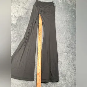 Aerie offline real me flare hi-rise short inseam Gray leggings yoga pants medium thumbnail 10