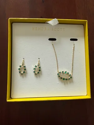 Kendra Scott Eva Gold and Emerald Crystal Necklace & Earring Coordinated Set New thumbnail 2