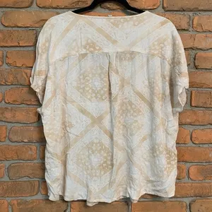 Maurices Button Down Top Womens Size XXL Beige White Bandana Print Short Sleeve‎ thumbnail 3