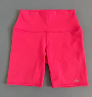 Alo Yoga Airbrush 6.5” High-Waist Bright Pink Biker‎ Shorts thumbnail 1