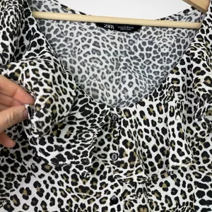 ZARA Leopard Print Peplum Ruffle Blouse thumbnail 8