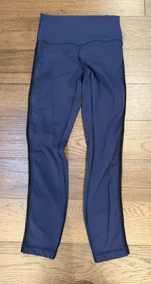 Lululemon Navy Blue Women’s Mesh Side Leggings Size 4 - C11-516 thumbnail 1