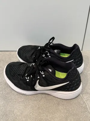 Nike Black Sneakers Women’s 5.5 thumbnail 3