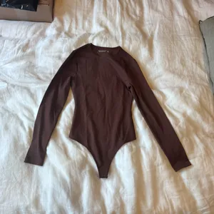 Abercrombie Long Sleeve Seamless Fabric Crew Bodysuit thumbnail 2