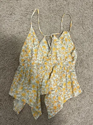 Tilly’s Floral Top thumbnail 2