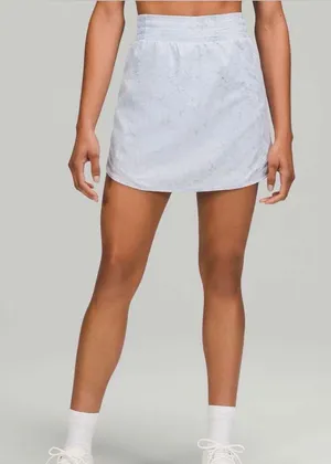 🩶‎ Lululemon Hotty Hot High-Rise Skirt Size 2 🩶 thumbnail 1