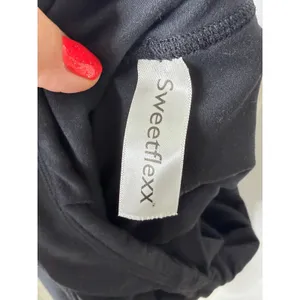 Sweetflexx Black Booty Band Capri Resistance Toning Leggings Size 10 Ruched thumbnail 7