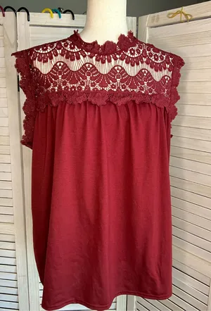 Women’s short sleeve Lace Insert top size l Red Size L thumbnail 1