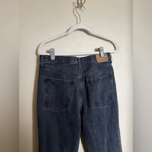 Aritzia‎ Denim Forum The BF High Rise Loose Jeans Size 29 in Black Washed thumbnail 6