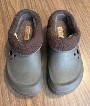 CROCS Women 6 Men 4 Brown Fuzzy Lined Clog Slip Ons Shoes thumbnail 1
