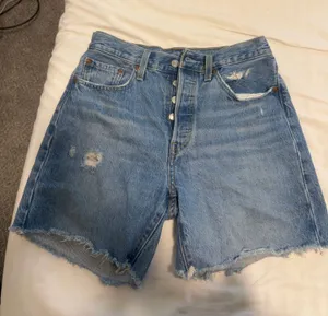Levi’s Mid-Rise Shorts 501 thumbnail 1