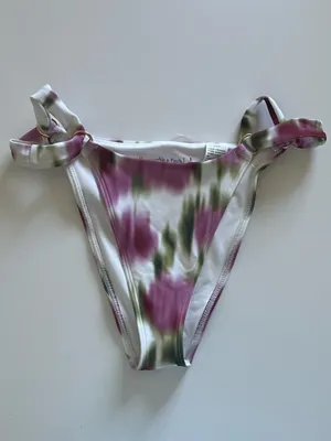 {Abercrombie & Fitch} Brand New O-Ring High-Leg Cheeky Bottom thumbnail 6
