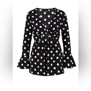 Boohoo Polka Dot Tie Front Playsuit Size 8 thumbnail 2