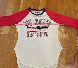 𝅺nfl womens New England patriots t-shirt size medium. thumbnail 4