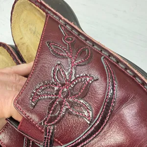 NAOT EMBROIDERED RED LEATHER MULES Clogs Western Artisan Art to Wear thumbnail 6