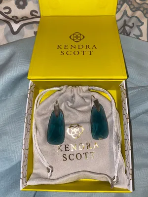 Kendra Scott Earrings thumbnail 1