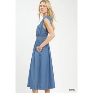 Umgee‎ Denim Sleeveless Zip-Front Smocked Waist Midi Dress - Small thumbnail 2