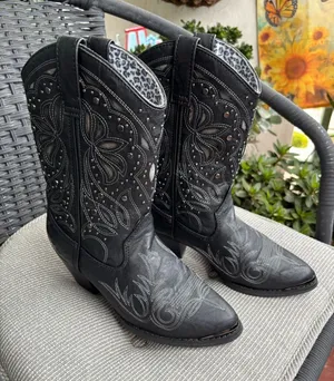 Cheyenne Women's Black Western Studded Heeled Boots Size 6.5 thumbnail 1