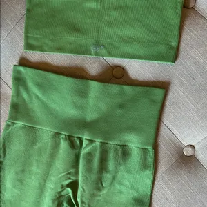 Set Active Green One Shoulder Sports Bra/ Legging Combo Size Small thumbnail 6