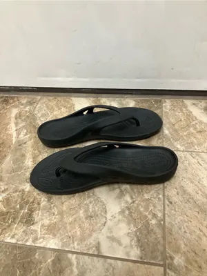Crocs Kadee II Black Flip Flop Sandals Women’s Size 8 thumbnail 4