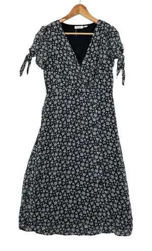 Blu Pepper Womens Dress Medium Floral Black White Lined V-Neck Knee Length‎ thumbnail 1
