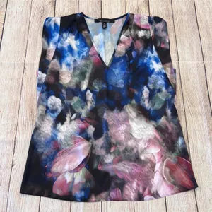 White House Black Market XS Floral‎ V-Neck Sleeveless Pleated Shoulder Shell Top thumbnail 1