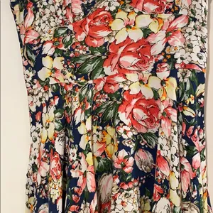 AF floral dress with back cutout, size small thumbnail 2