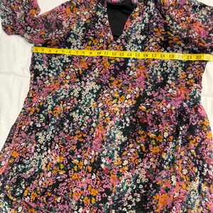 Vince Camuto Multicolor Floral Long Sheer Sleeve Dress thumbnail 6