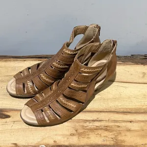 Earth‎ Vela Taupe Soft Leather Gladiator Sandals Size 9B A52 thumbnail 3