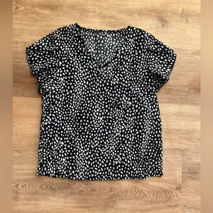 SHEIN black and white top. thumbnail 1