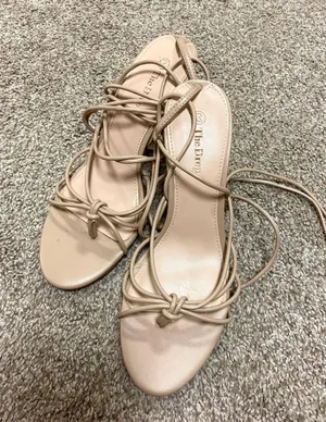 tan heels Size 7.5 thumbnail 1