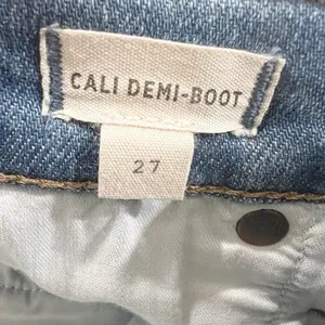 MADEWELL Cali Demi-Boot Jeans in‎ Dorrance Wash: Kick Out Crop thumbnail 7