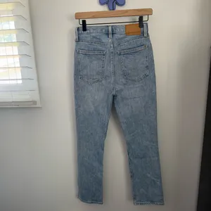 Aritzia Denim Forum 26 Arlo High Rise Straight‎ Jeans Distressed Organic Cotton thumbnail 2