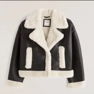 Abercrombie & Fitch Cropped Vegan Leather Sherpa Jacket size M oversized fit thumbnail 2