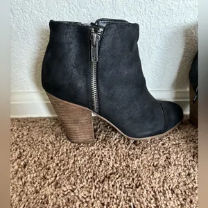 Women’s Booties Black Size 7 thumbnail 4