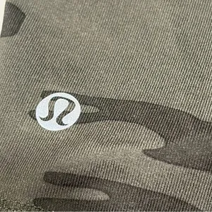 Lululemon Wren/Retro Green Camo Boogie Shorts size 2 thumbnail 7